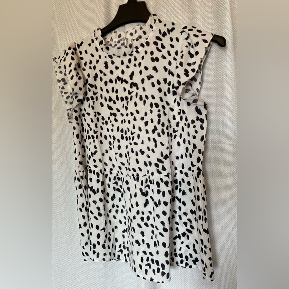 Angashion black and white tunic with peplum - Picture 3 of 8